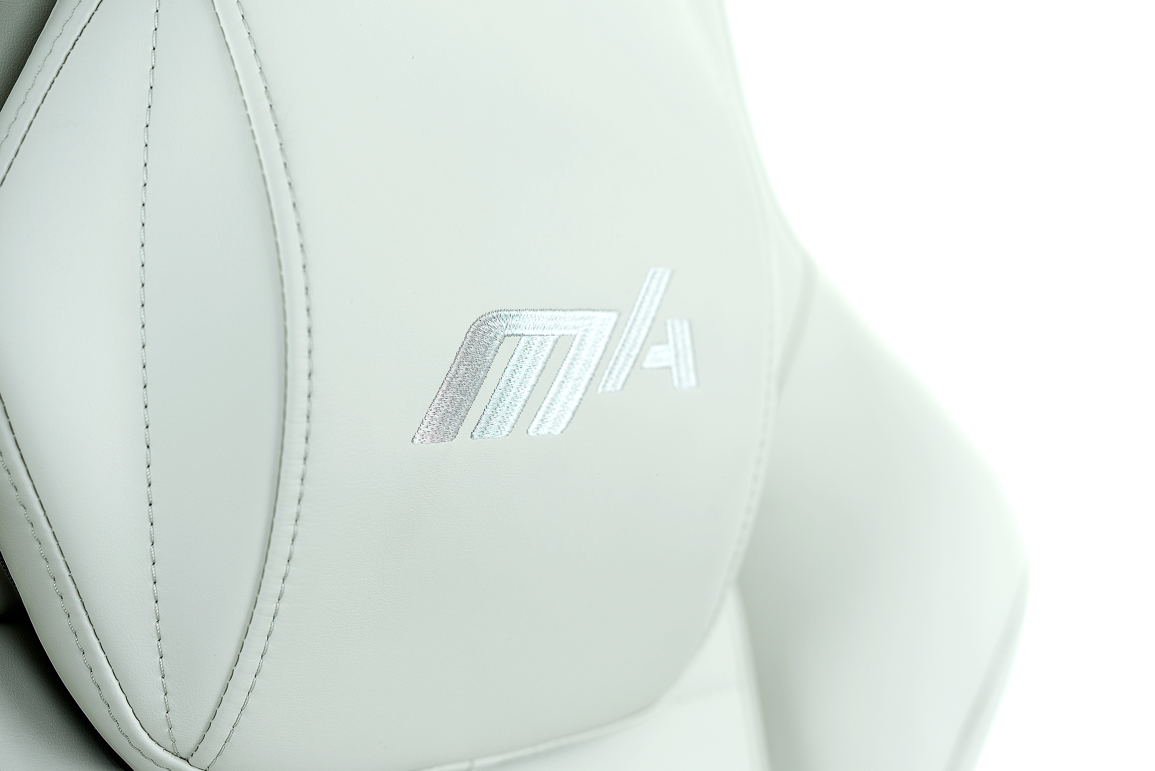 DXRacer MASTER Serie, weiß / B-Ware UVP 499€