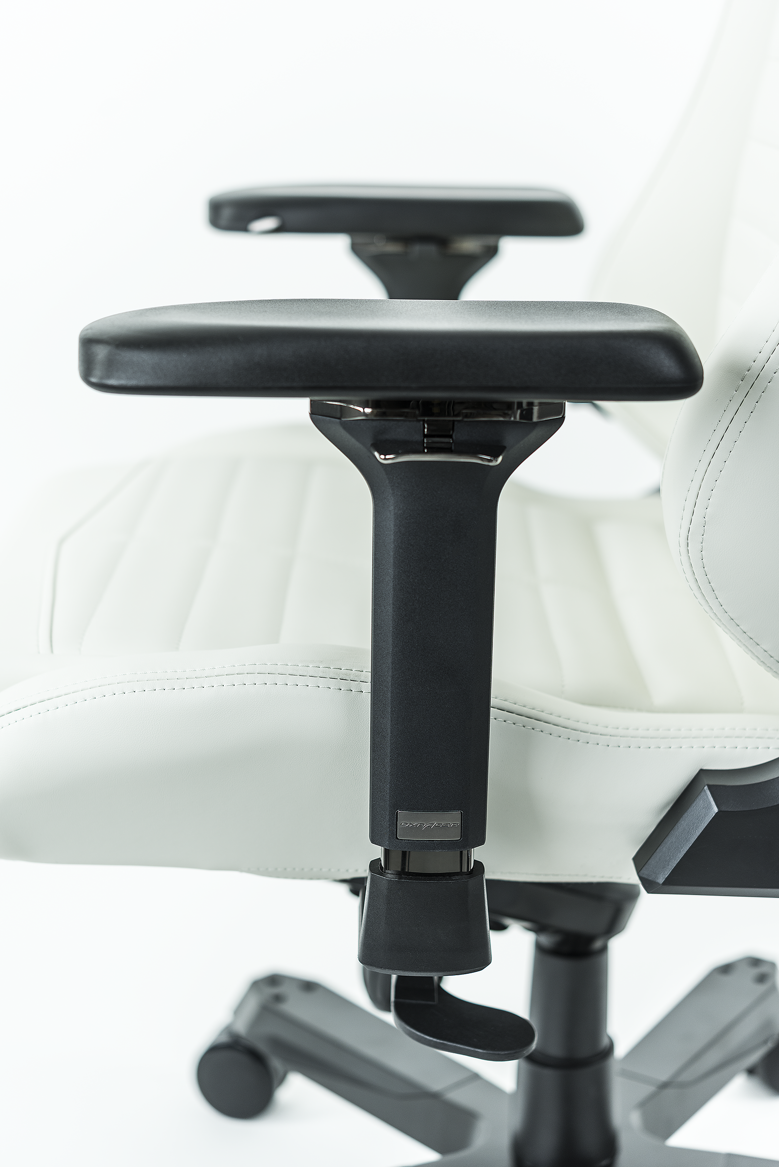 DXRacer MASTER Serie, weiß / B-Ware UVP 499€